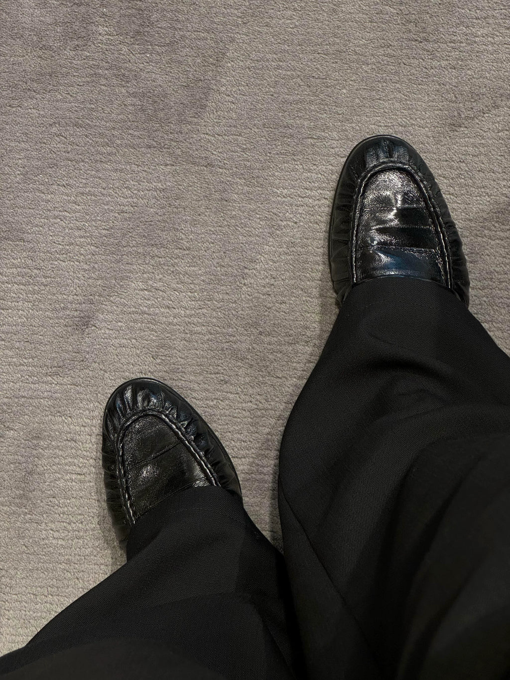 AMBSOM Pointed Eel Pattern One-pedal Leather Shoes