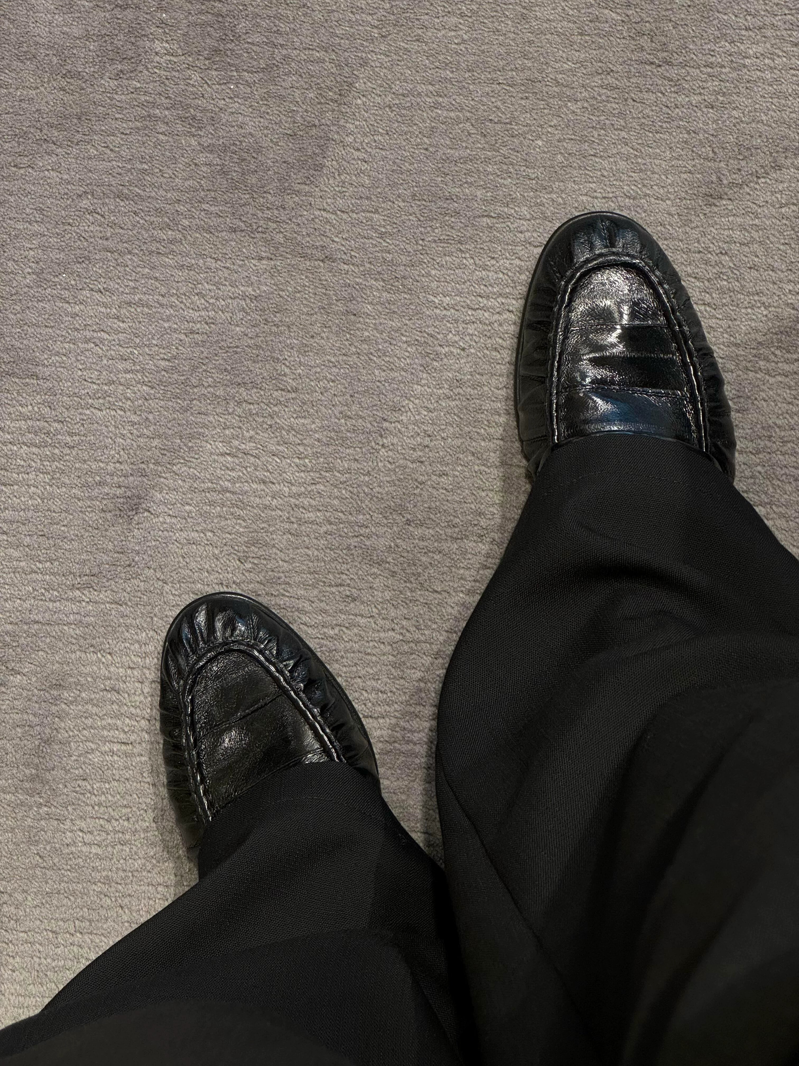 AMBSOM Pointed Eel Pattern One-pedal Leather Shoes