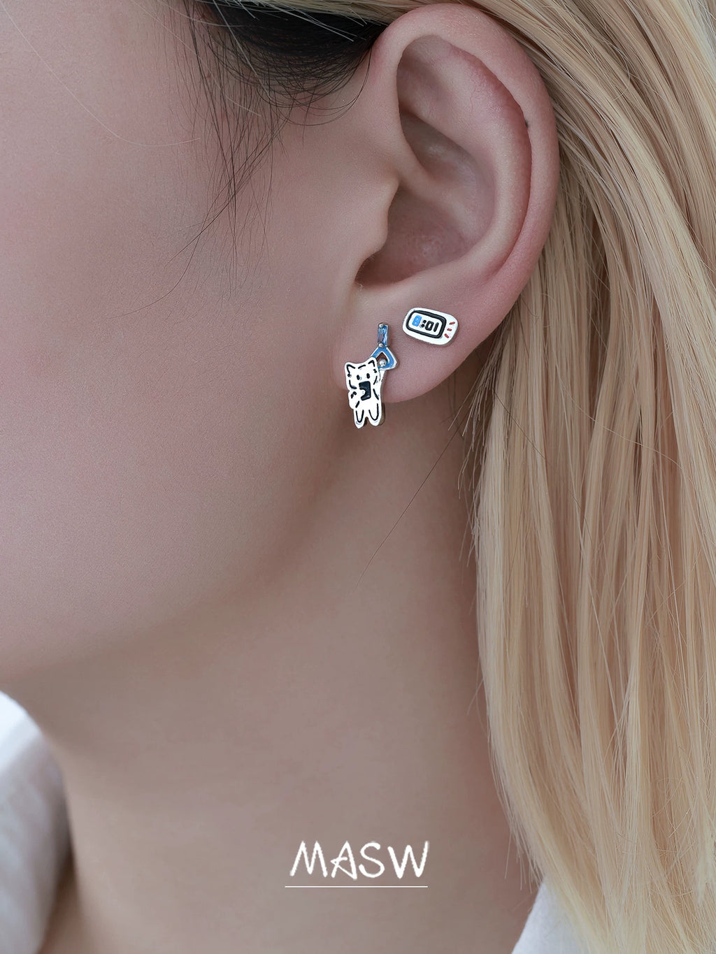 MASW Cute Working Cat Stud Earrings Fun Earrings