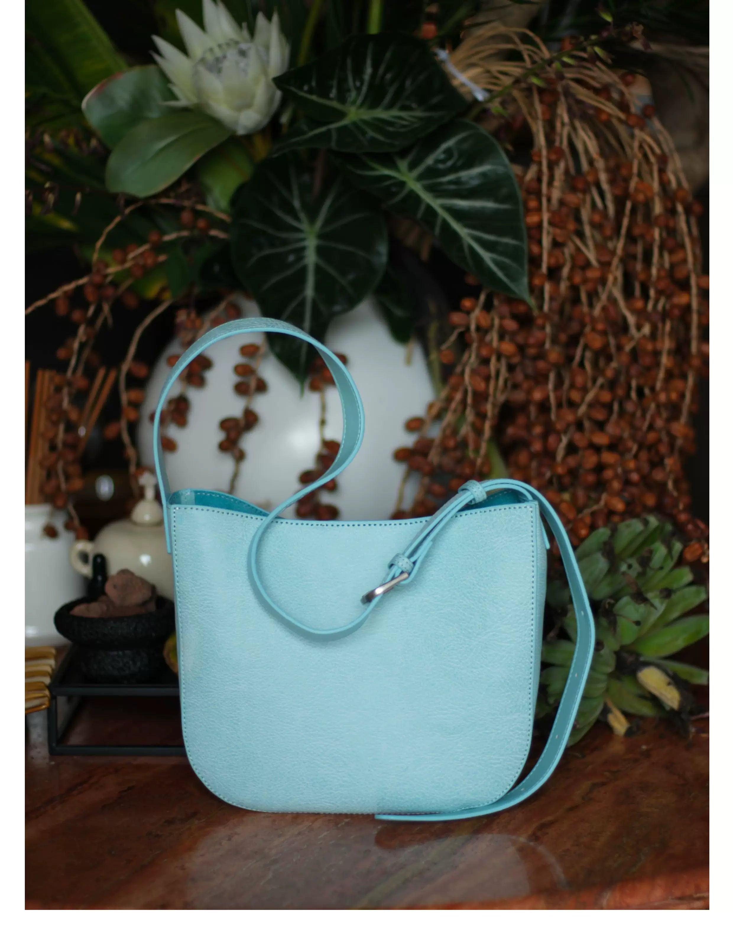 EZRO Premium Simple Leather Shoulder Crossbody Bag