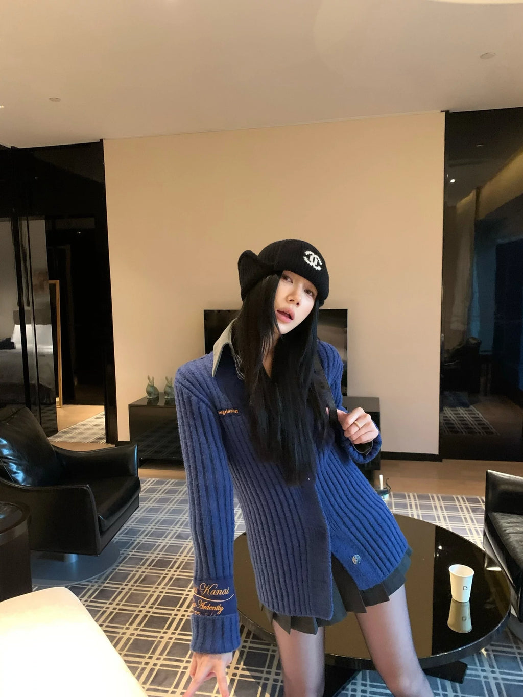 YOUNG KYLIN V-neck Lazy and Relaxed Thickened Knitted Jacket