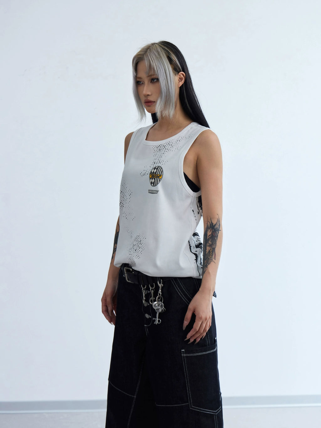 PEOPLESENSE Badge Print Old Primer Sleeveless Vest