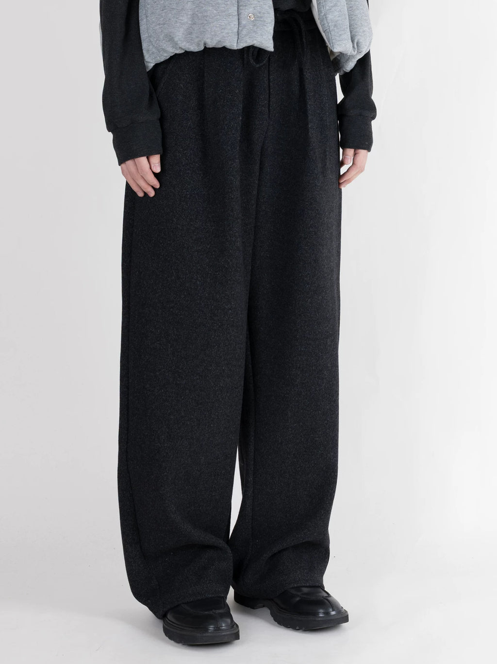PERDU Cashmere Wool Lyocell Blend Silhouette Knitted Sweatpants