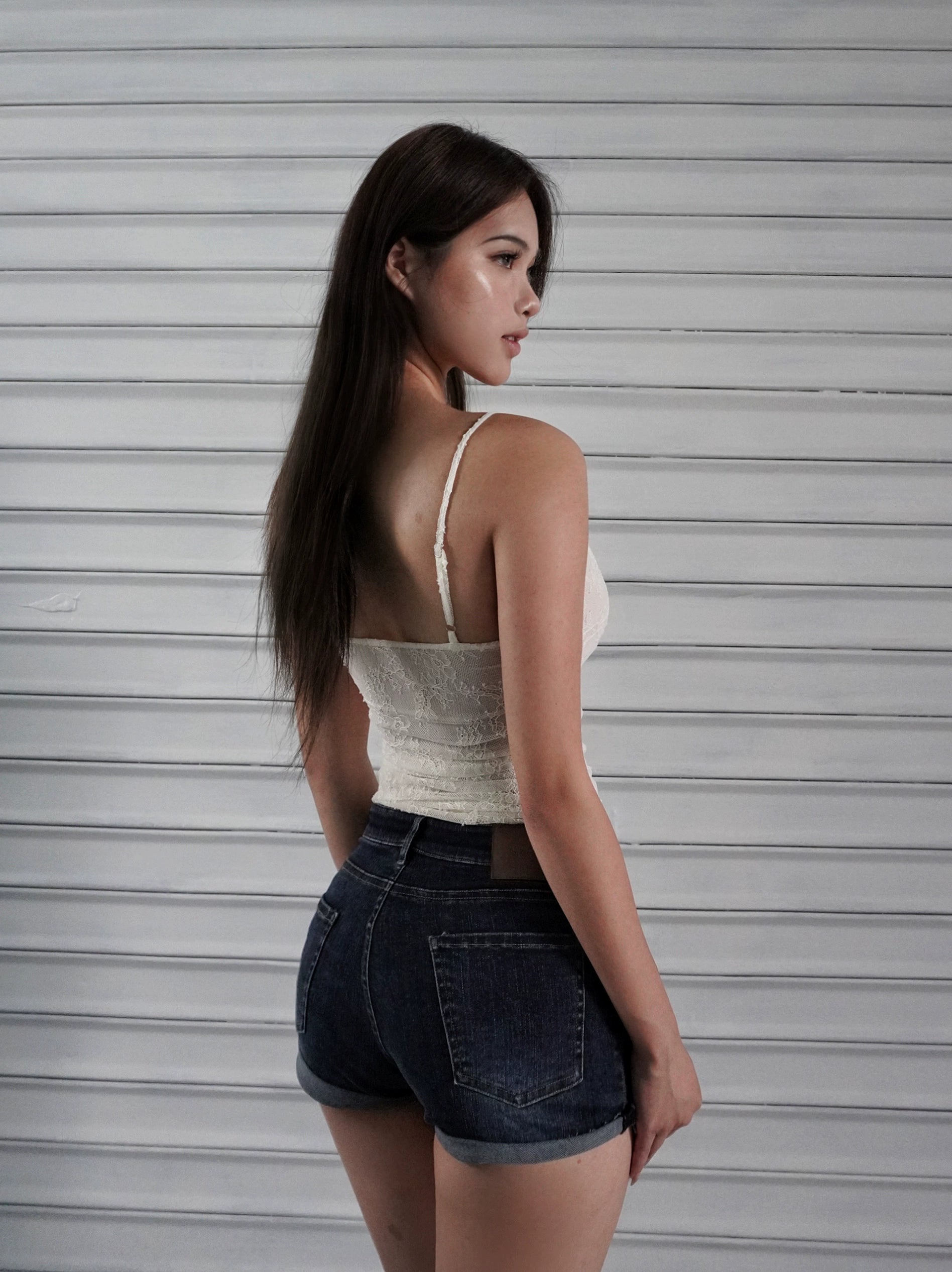 Jim Kennet Low Waist Hip-Wrapped Curled Denim Shorts