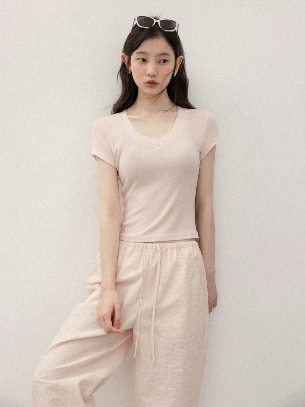 Cantonstory V-neck Shoulder Slim Tee