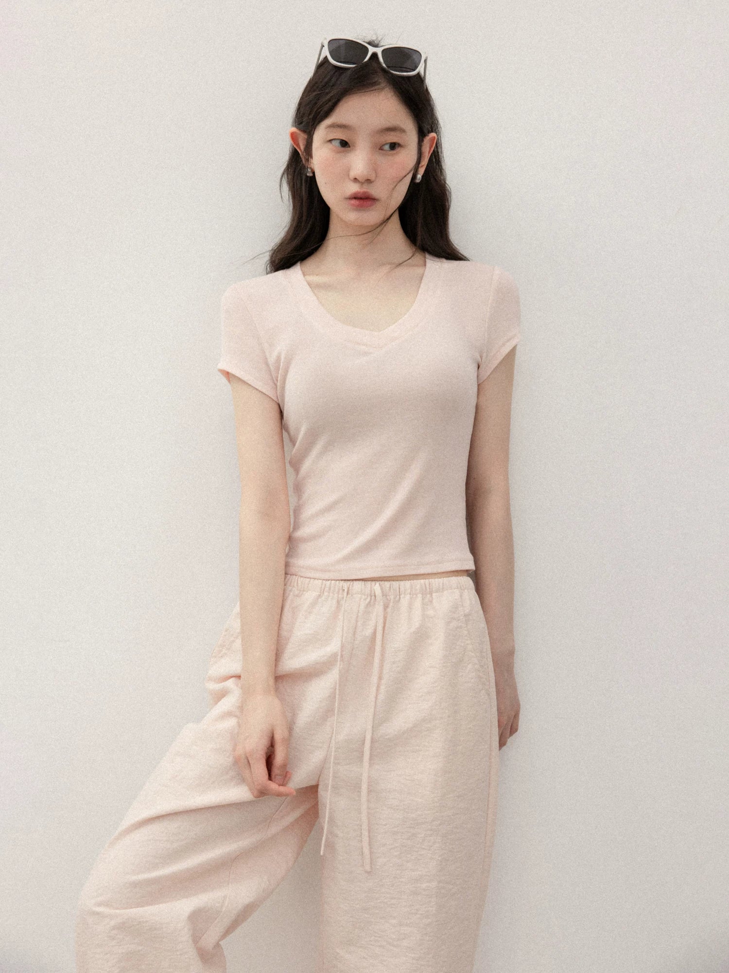 Cantonstory V-neck Shoulder Slim Tee