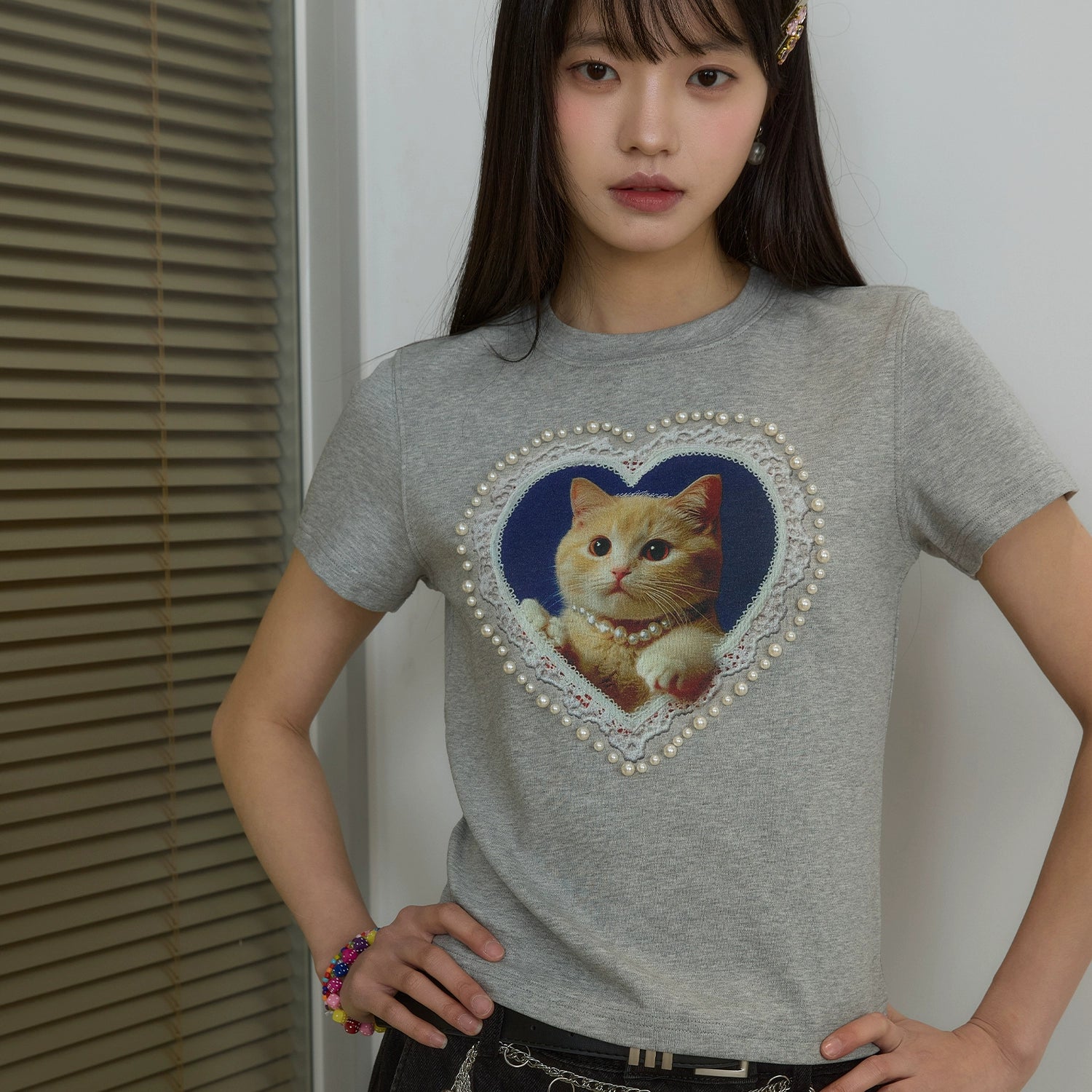 EeeeArtmonster Short Pearl Kitten Slim Tee