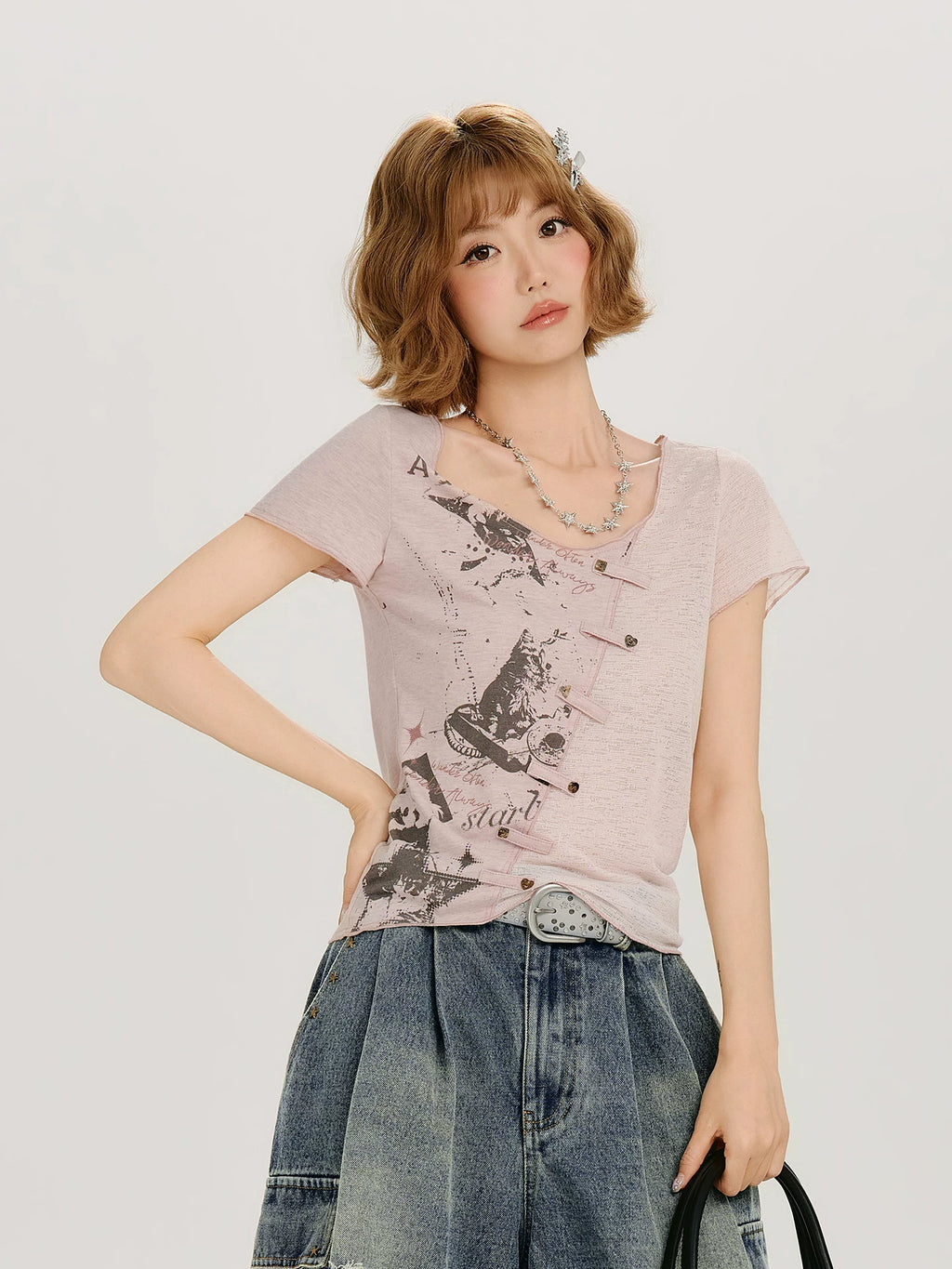 Girlyhalo Vintage Large Crewneck Shoulder-length Slim Tee