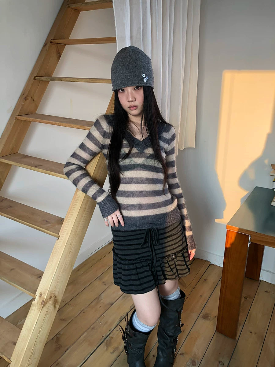 Ang:project Thin V-neck Contrast Striped Knit Long Sleeves