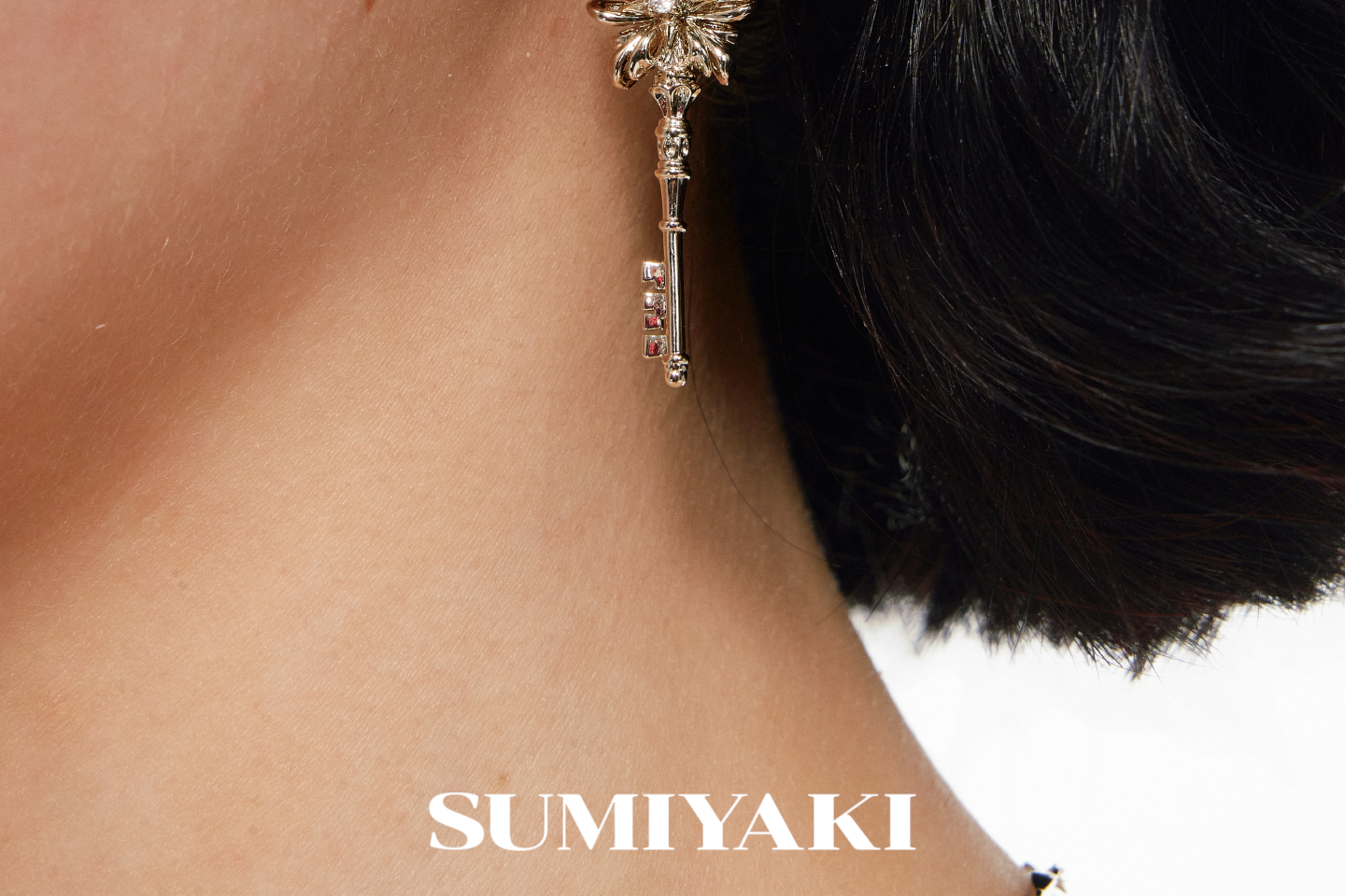 SUMIYAKI Three-dimensional Butterfly Key Temperament Earrings