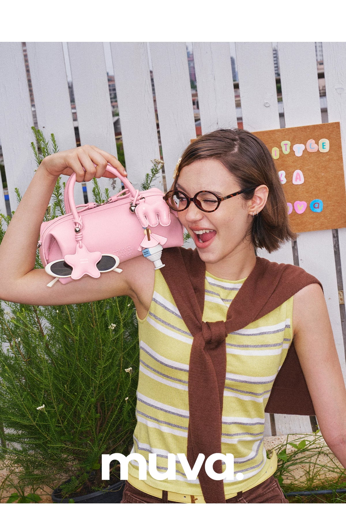 Muva Large Capacity Messenger Bag