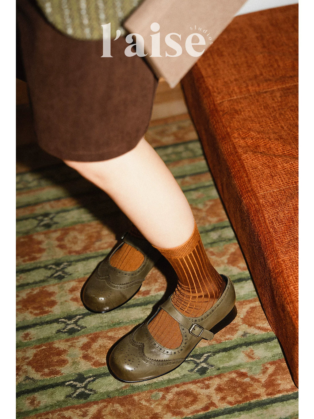 L'aise Carved Round Toe Shoes