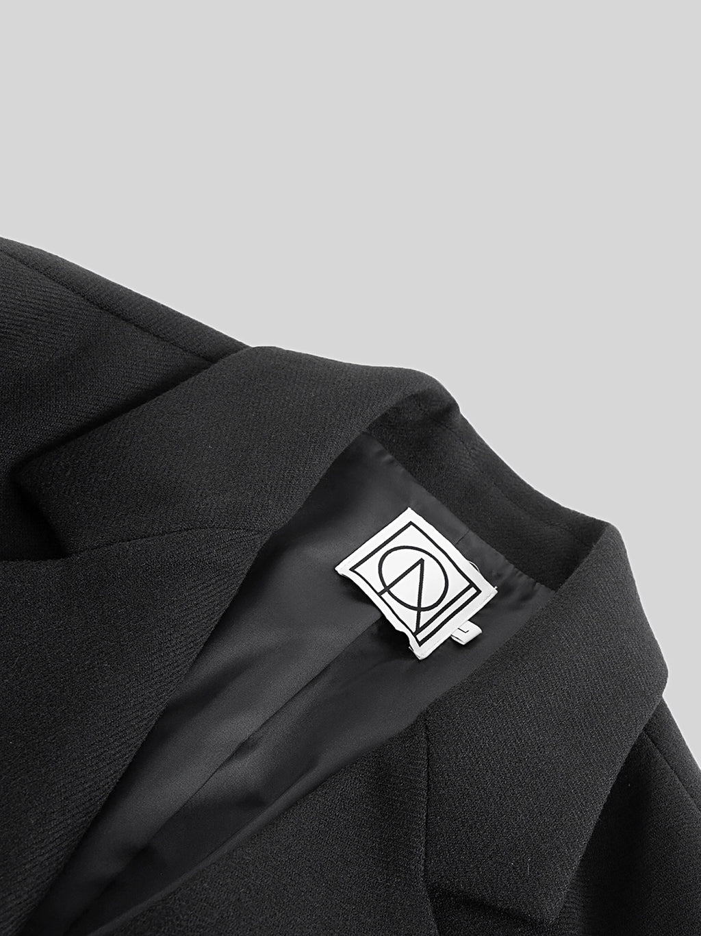 COLN Shoulder Padded Woolen Blazer