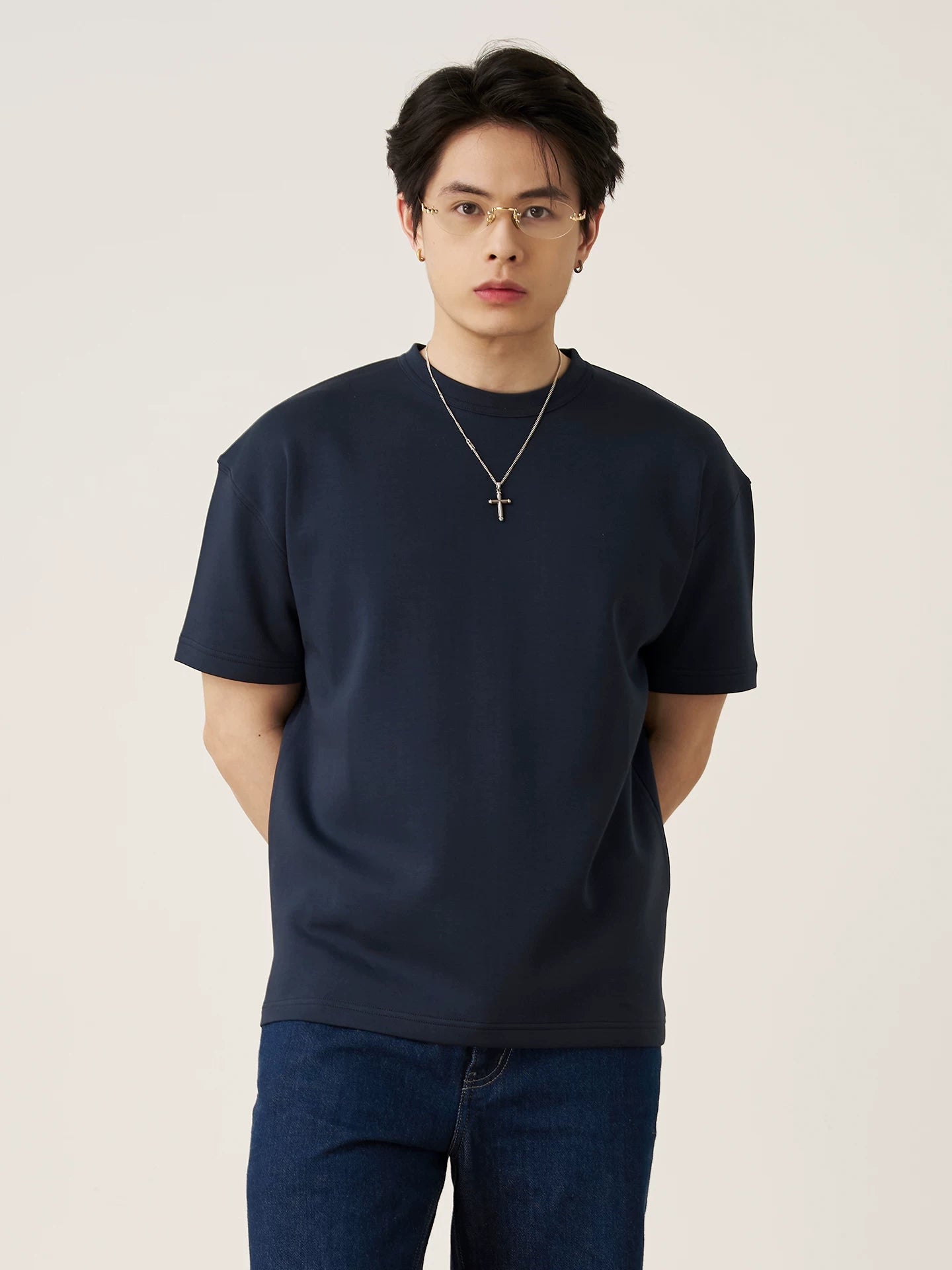 GOODLIVEABLE Simple Slightly Loose Small Neckline Tee