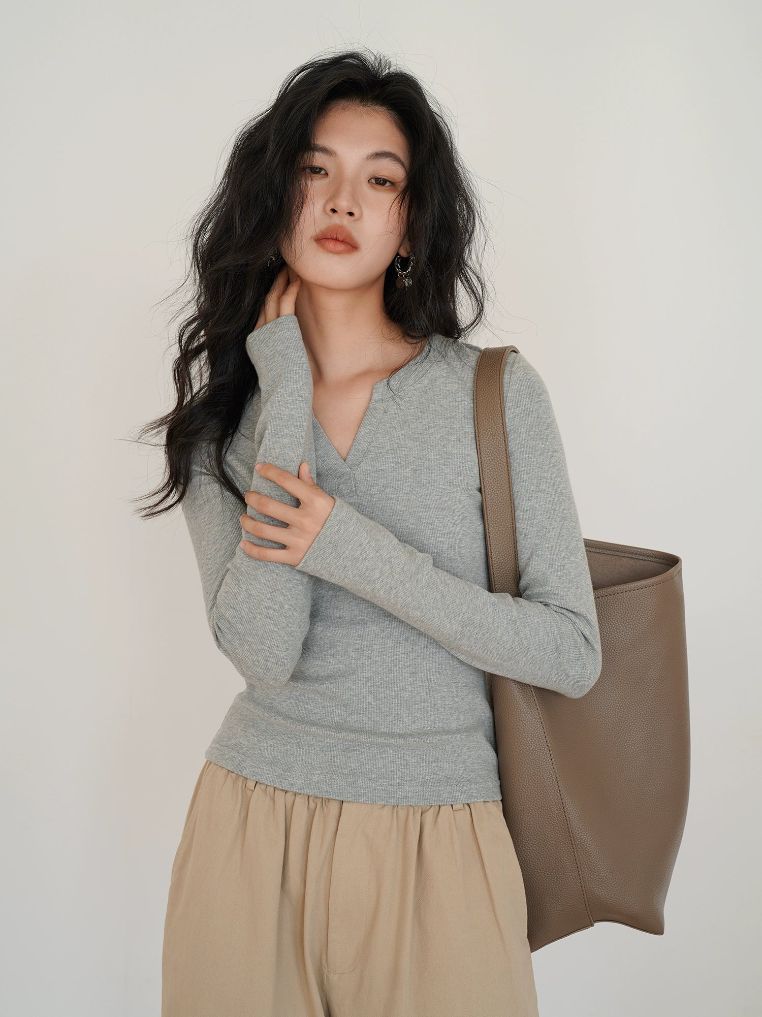 EMv Neck Knitted Bottom Long Sleeve