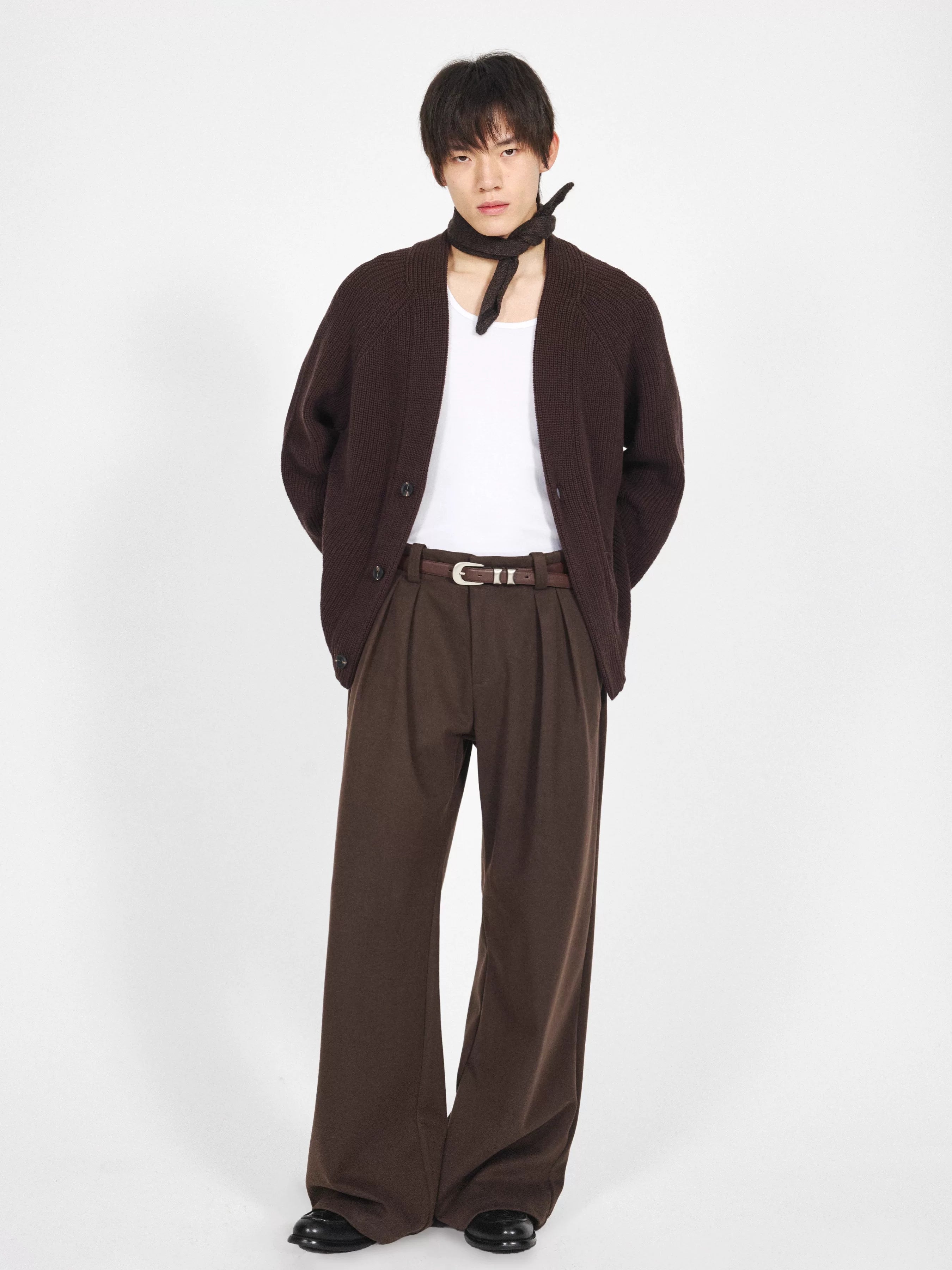 Stay The Night Pleated A-shaped Slightly Wide Trousers