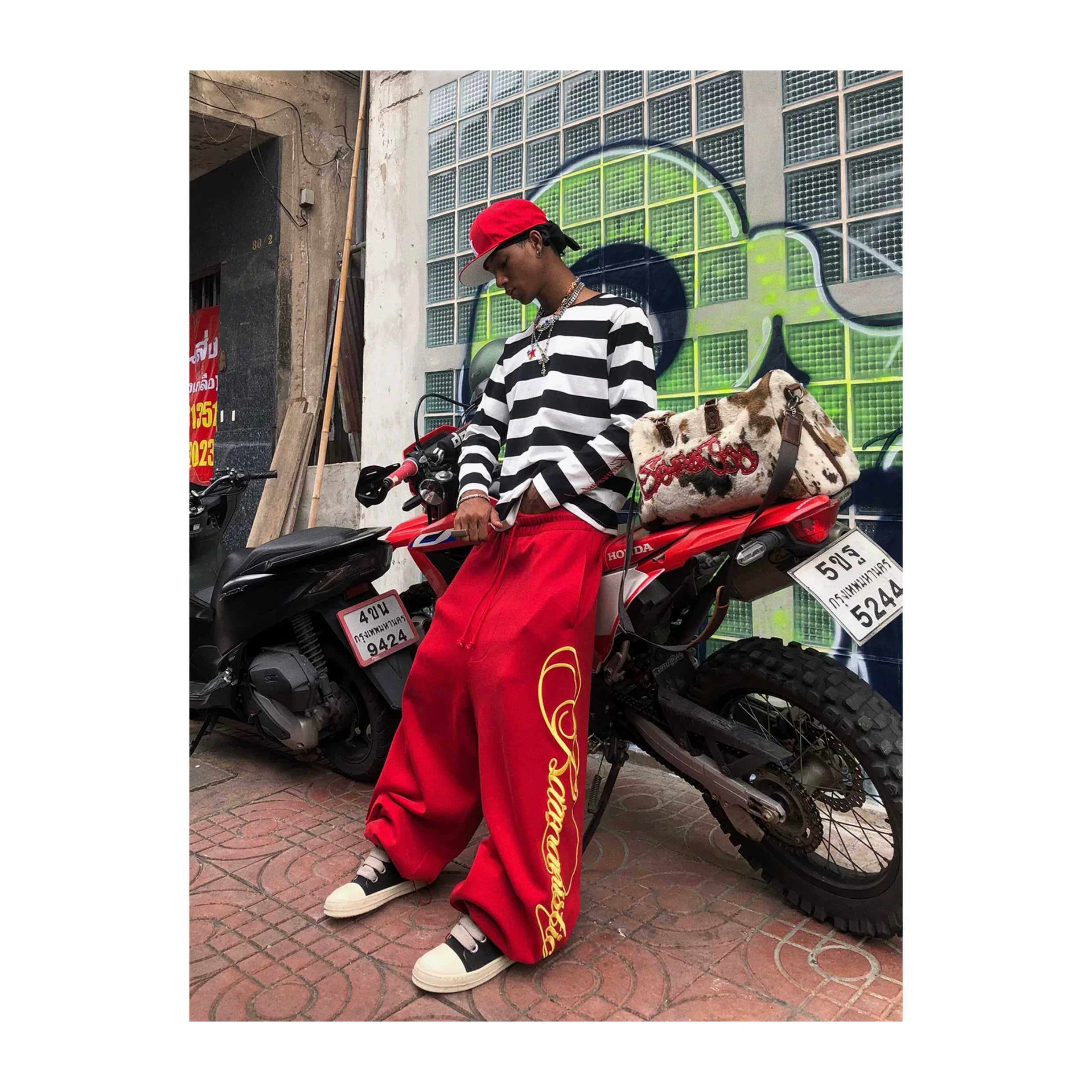 KARMANISTIC Vintage Embroidered Loose Straight Sweatpants