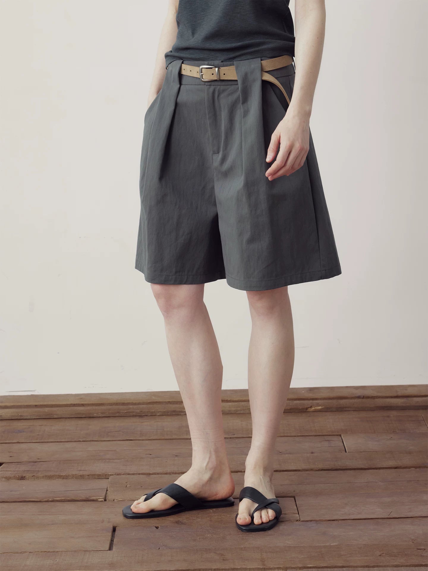 COLN Loose and Versatile Shorts