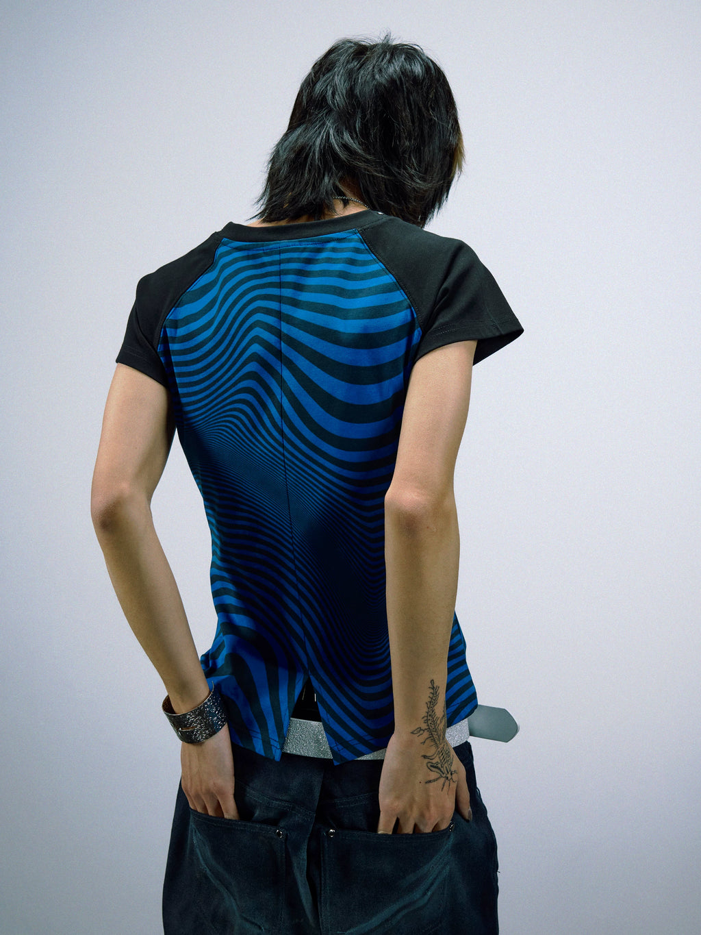 PAIKI Skull Striped Glitter Hot Gold Shoulder Slim Tee