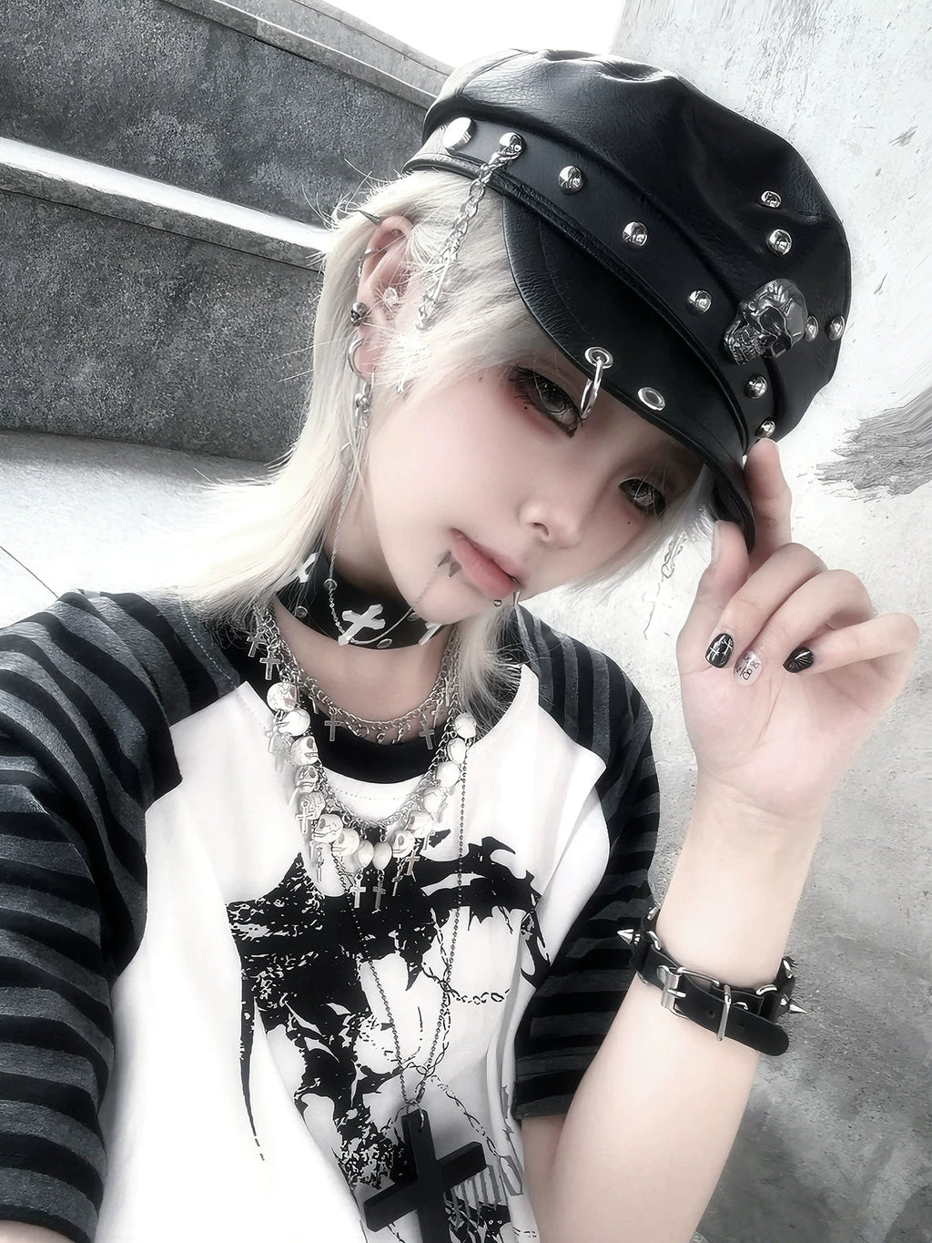 Wetbody Shoulder Sleeve Tattoo Print Casual Tee