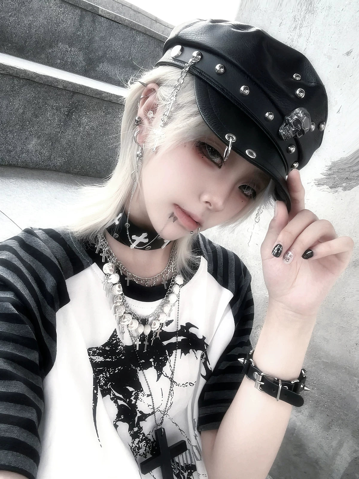 Wetbody Shoulder Sleeve Tattoo Print Casual Tee