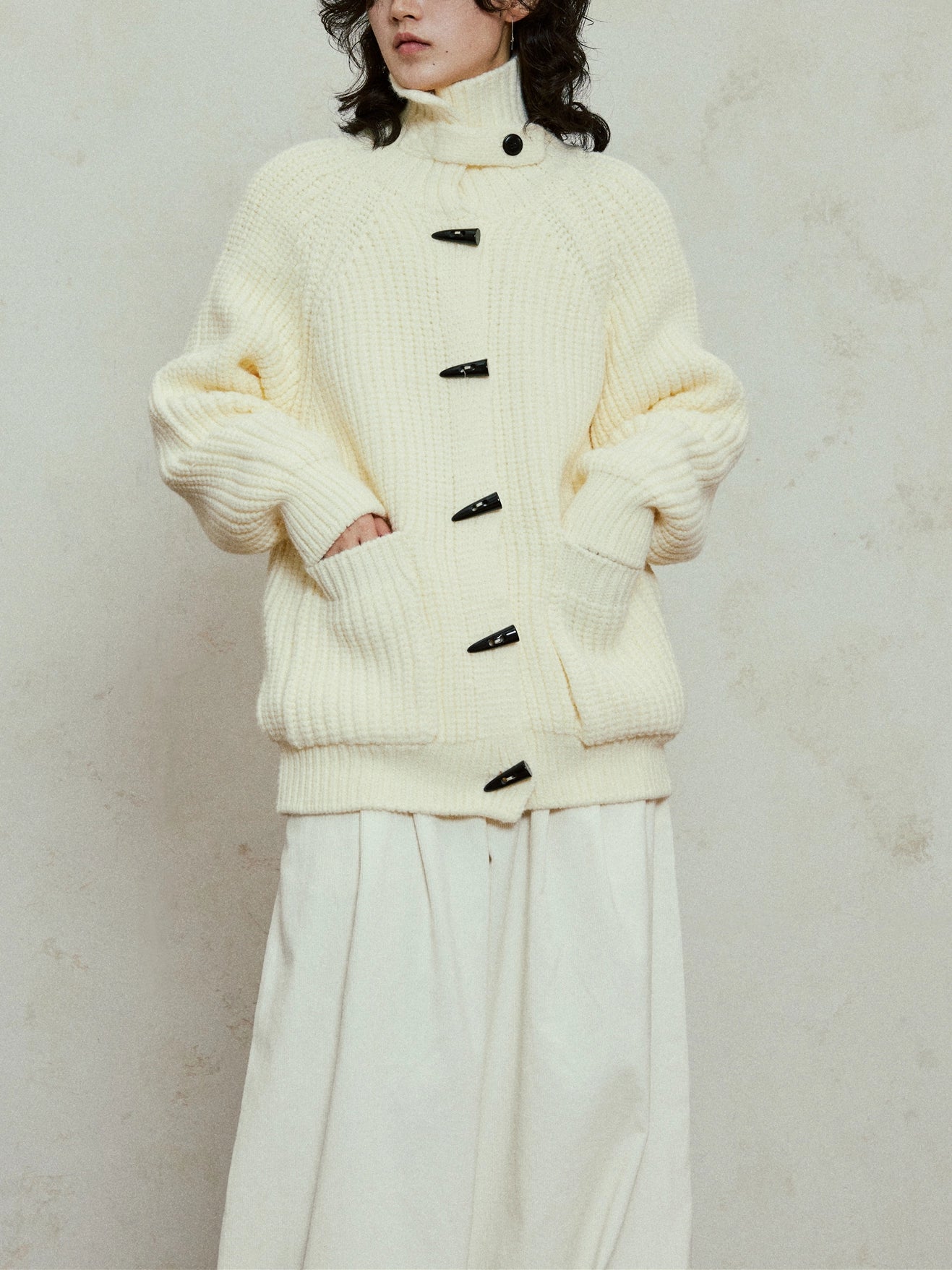 SUNYVONN Horn Buckle Stand-up Neck Knitted Cardigan