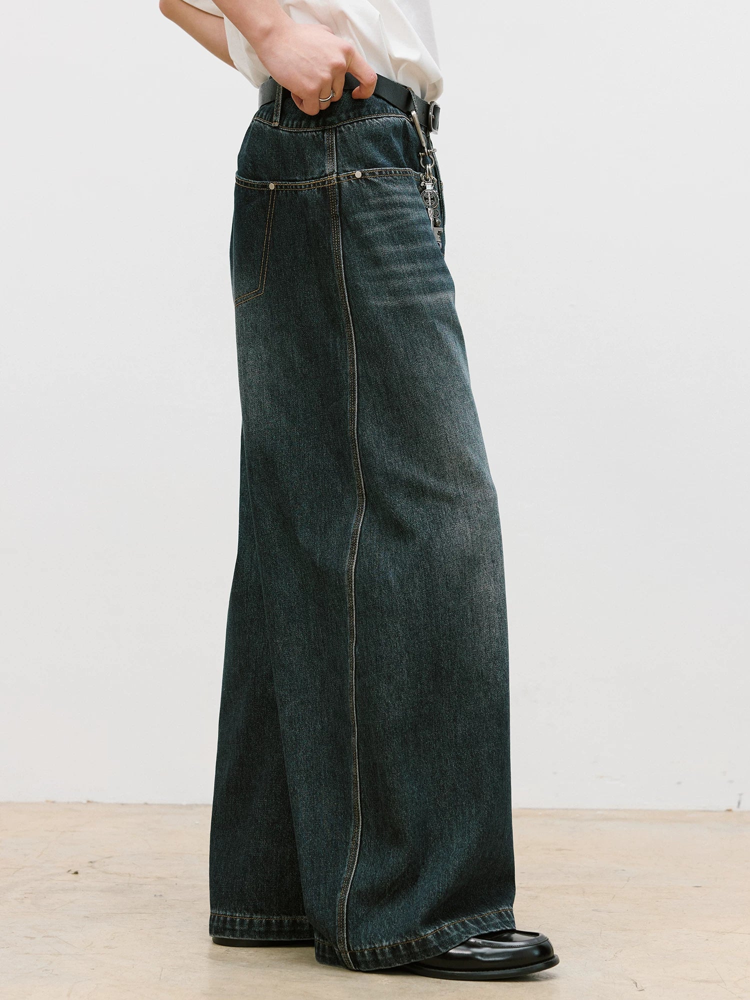 LR MADE Contrast Rivet Scimitar Jeans