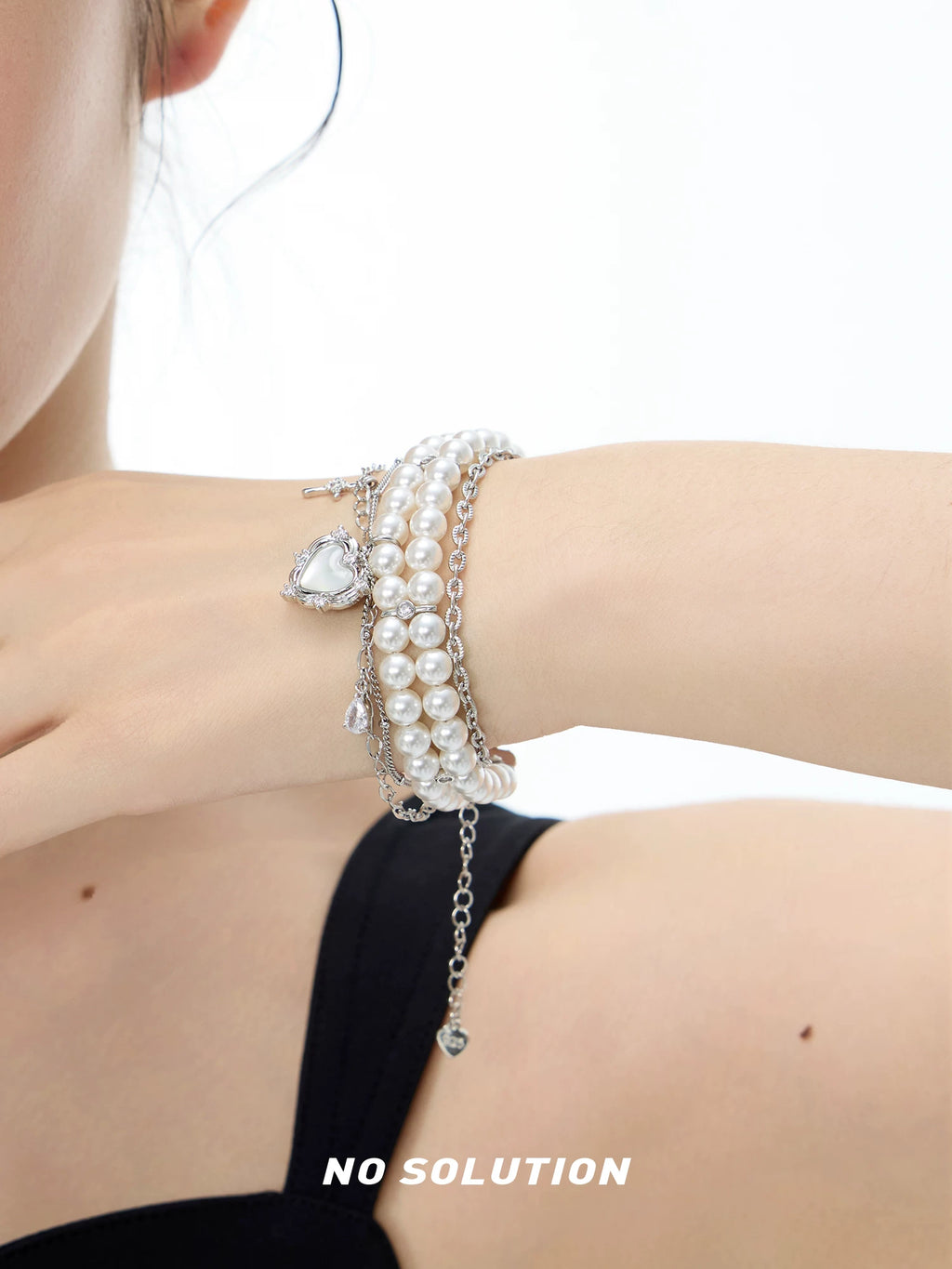 NO SOLUTION Multi-layer Pearl Stacking Bracelet