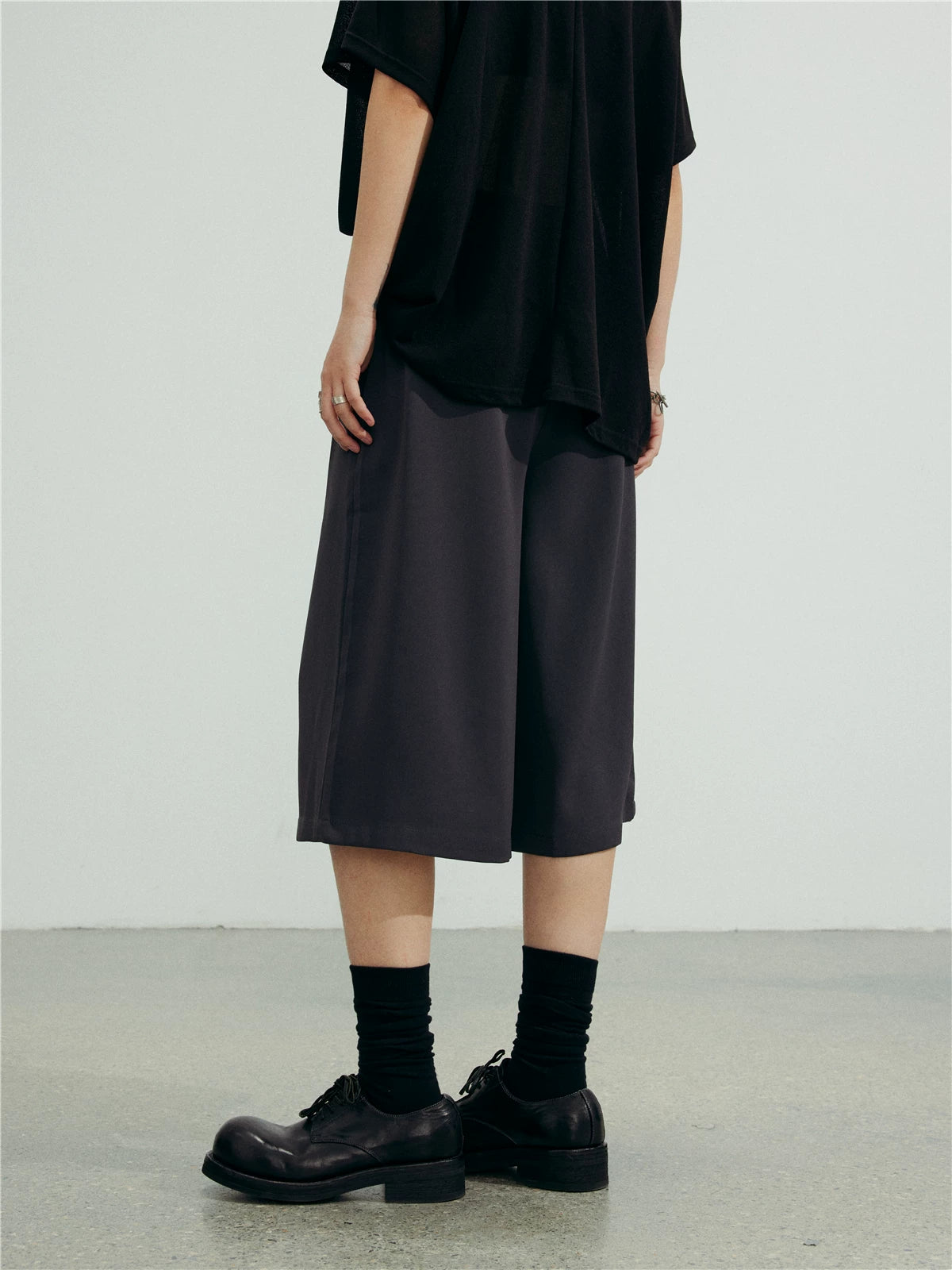 SUNYVONNE Loose-fitting Pleated Casual Shorts