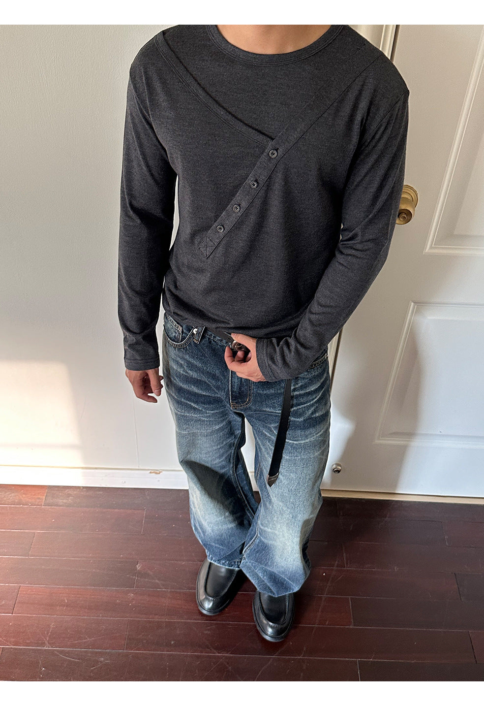 EME Diagonal-breasted Loose-knit Sweater