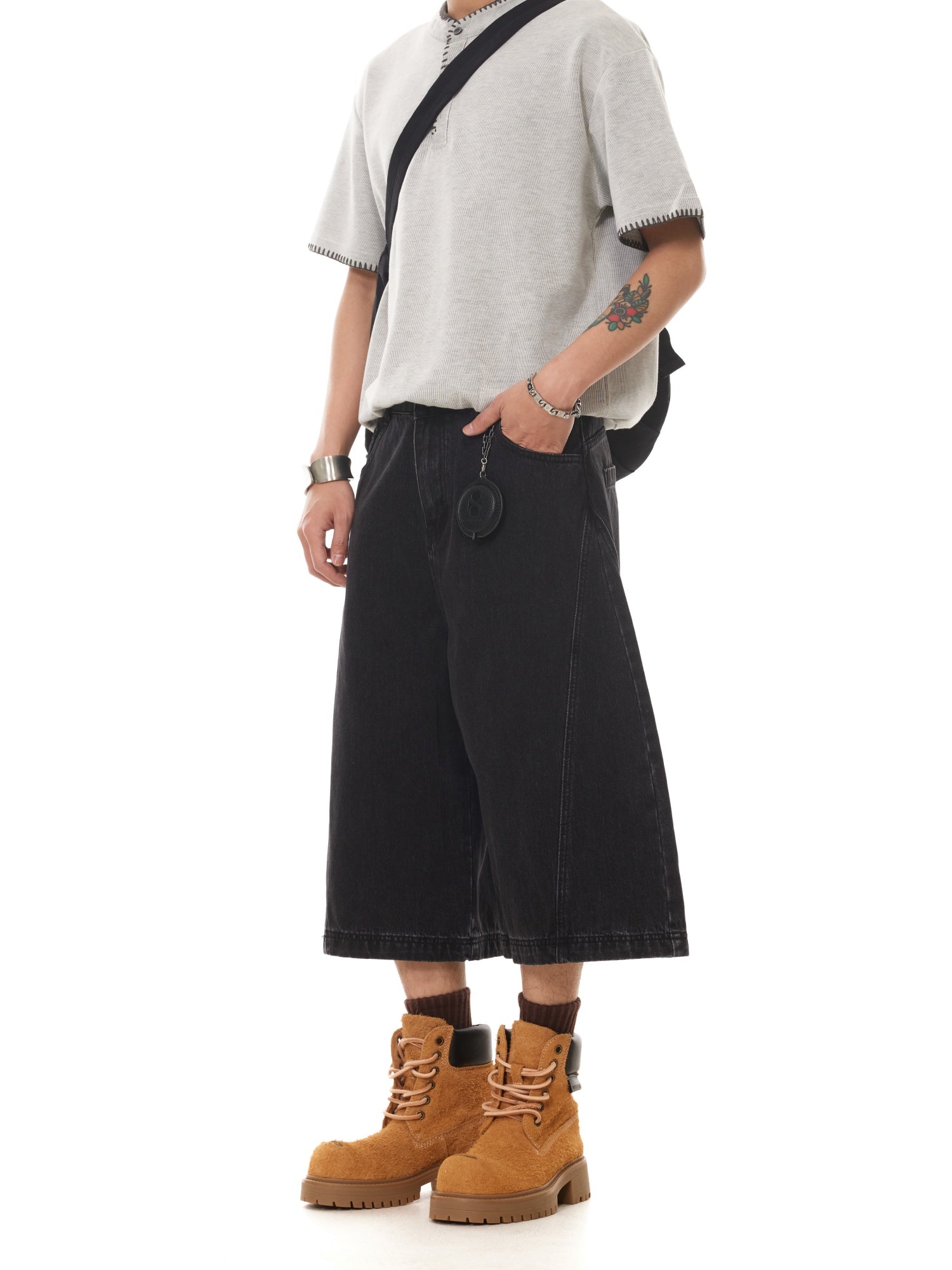 BTSG boxy washed natural black wide-leg denim shorts