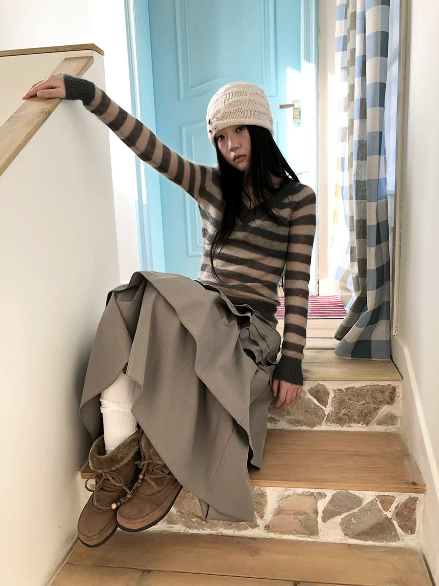 Ang:project Thin V-neck Contrast Striped Knit Long Sleeves