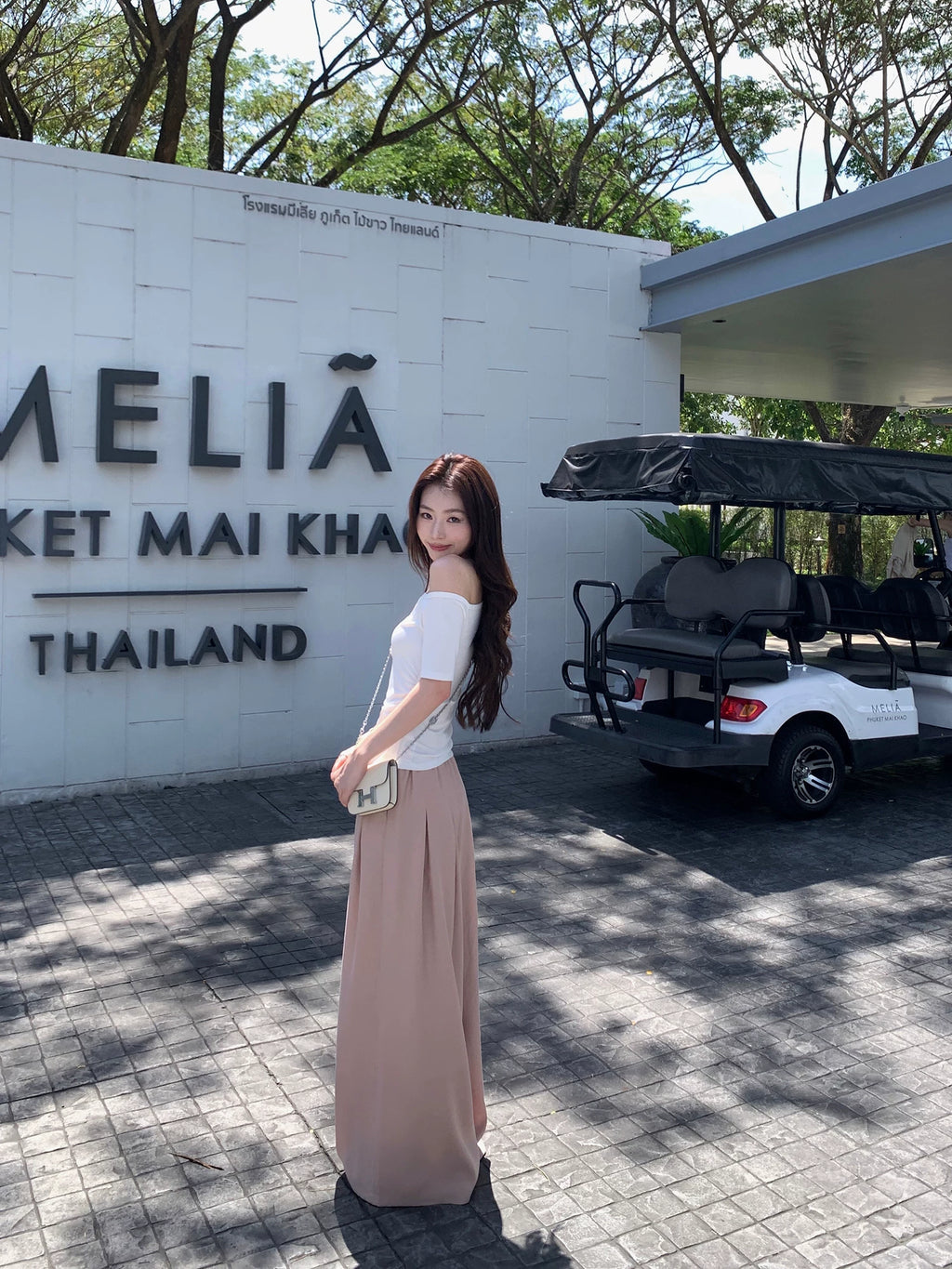 Pusumede Slanted Shoulder Waist Pinch Pleated Tee