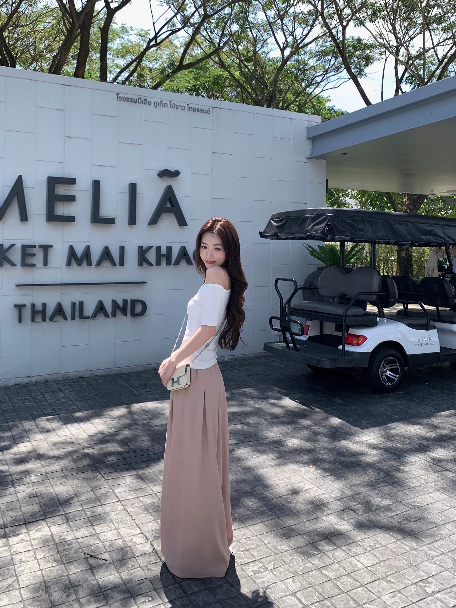 Pusumede Slanted Shoulder Waist Pinch Pleated Tee