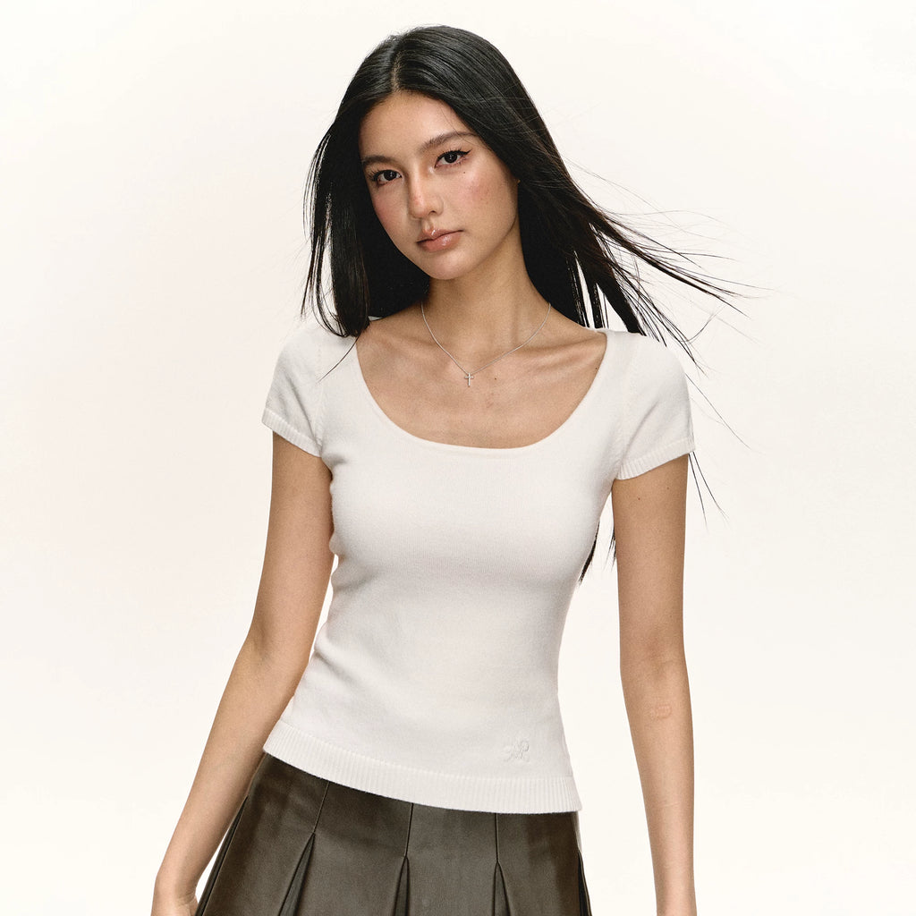 Ariseism Vintage Back Hollow Butterfly Knitted Tee