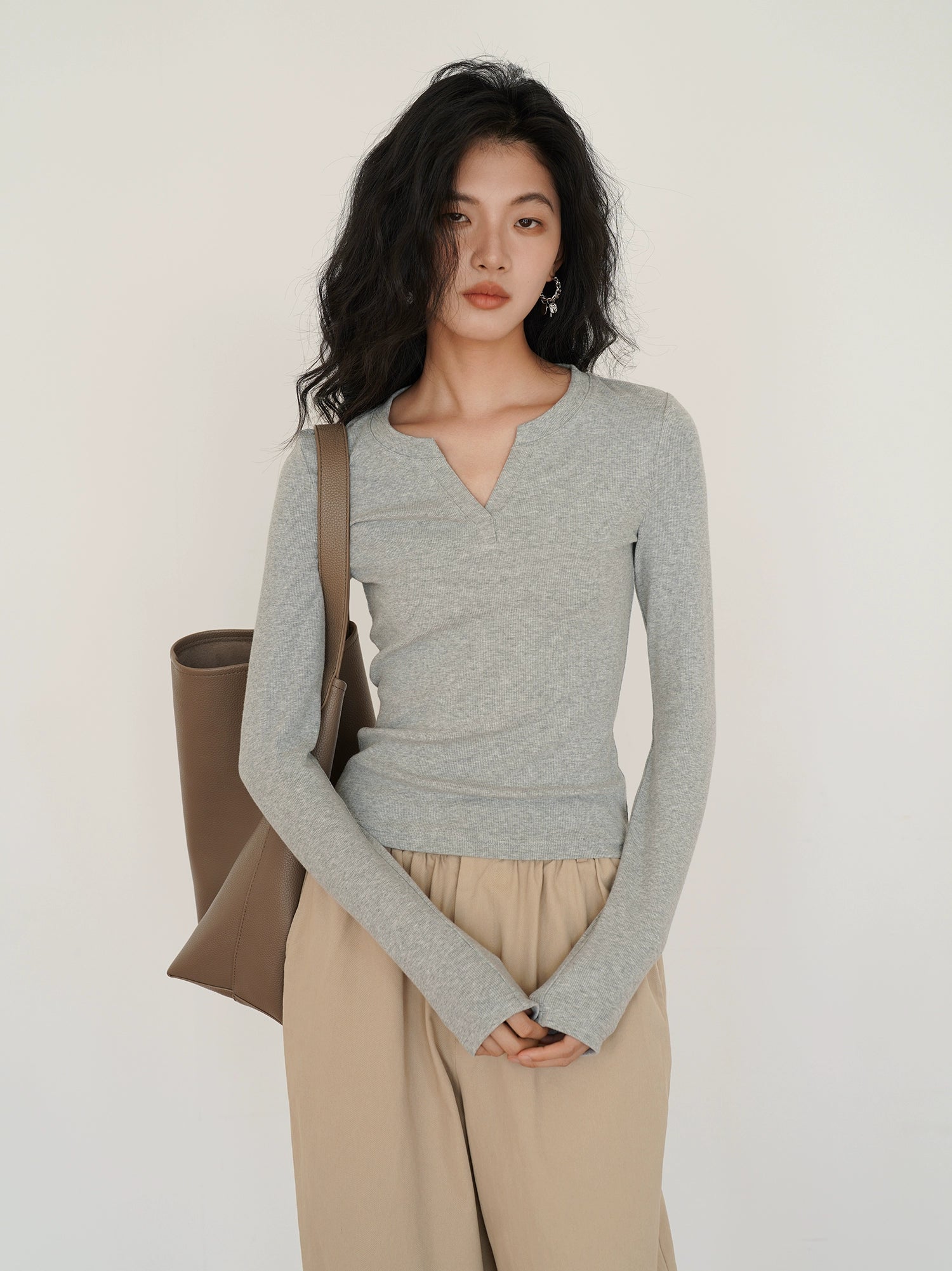 EMv Neck Knitted Bottom Long Sleeve