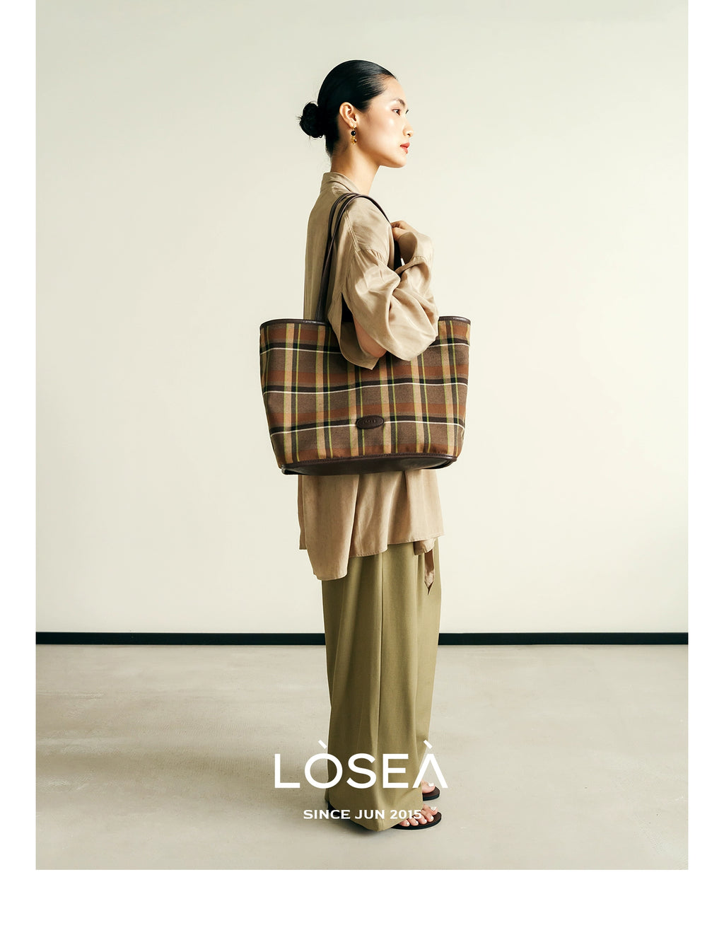 LOSEA "All Things Grow" Tie-dye flocking large-capacity tote bag