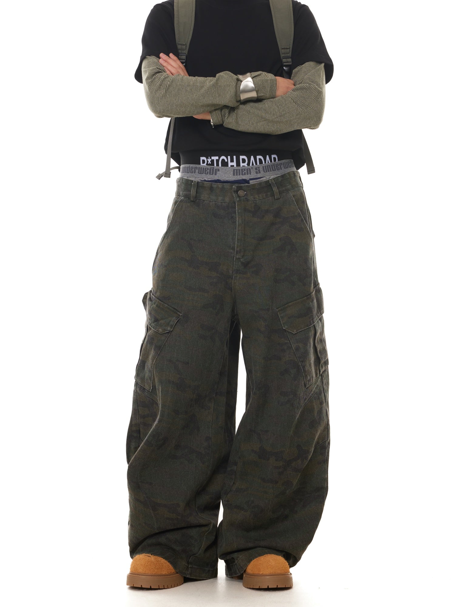 BTSG multi-pocket camouflage scimitar jeans