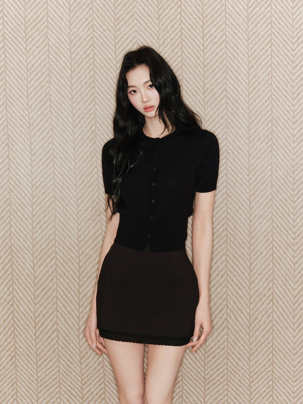 Avenement Knitted Round Neck Slim Short Tee