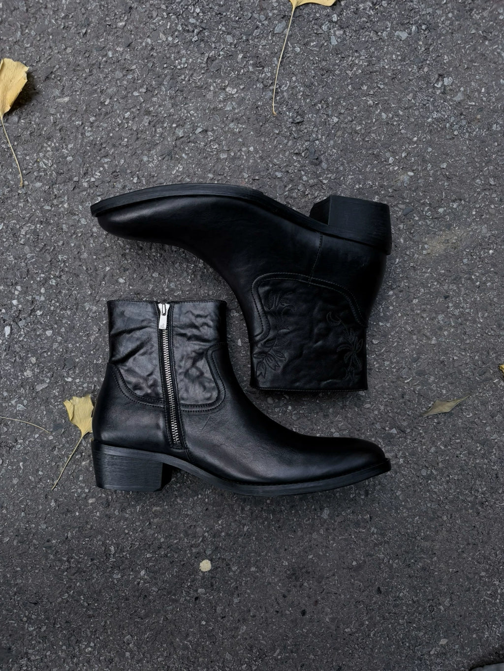 AMBSOM Pointed Yuppie High-top Chelsea Boots