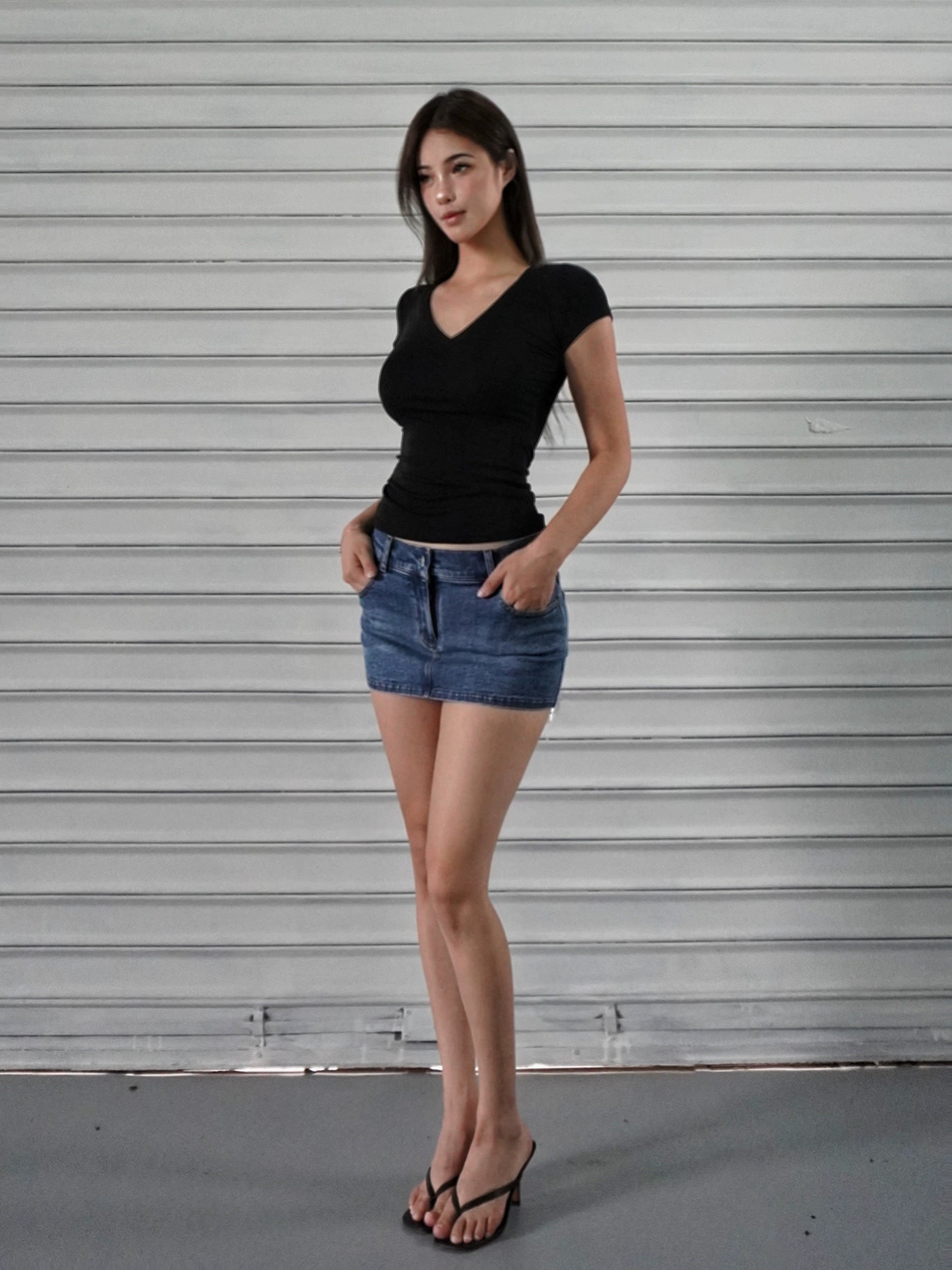 Jim Kennetv Neck Shoulder Slim Fit Tee