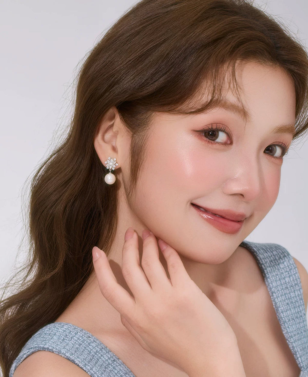 DODOGOGO Snowflake Pearl Light Luxury Earrings