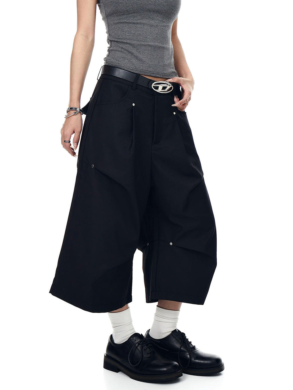 BLACKLISTS riveted pleated cropped trousers