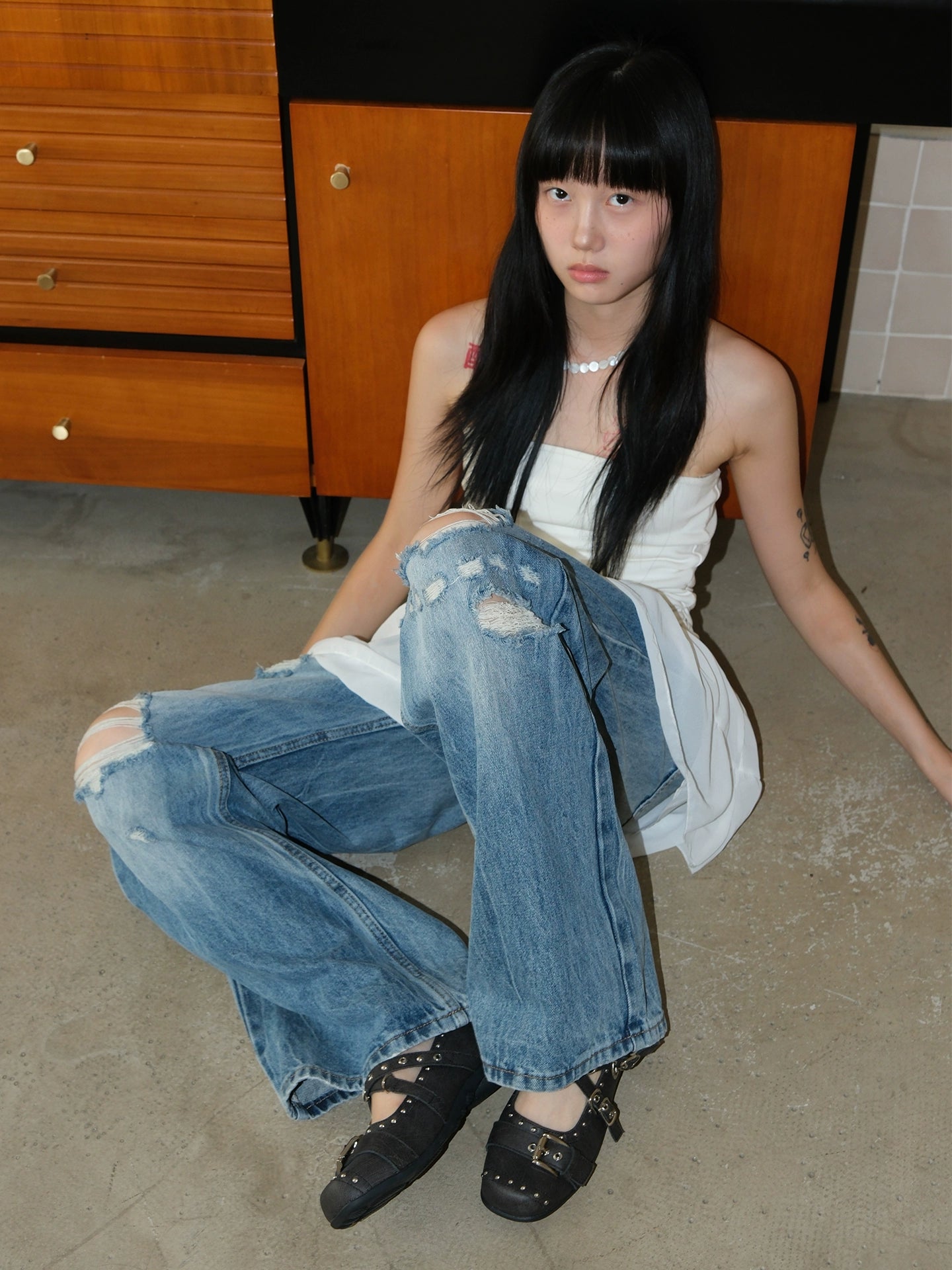 Mooreyu Rivet Round Head Cross Buckle Leather Shoes