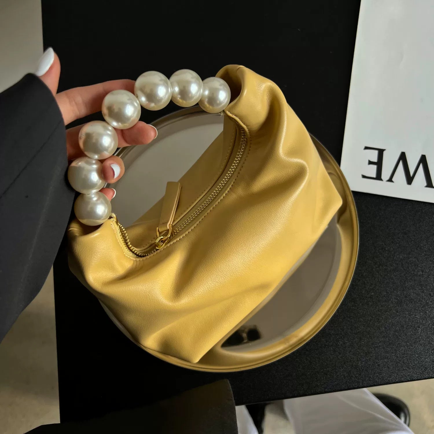 EZRO Retro Pearl Portable Leather Messenger Bag