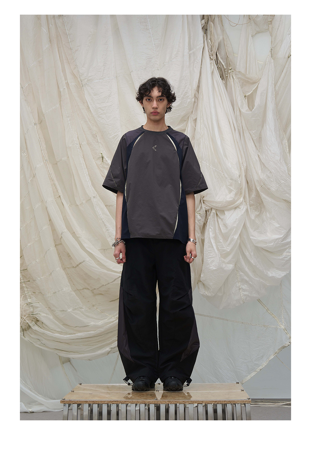 RELABEL Contrasting Color Splicing Cool Feeling Quick Drying Casual Tee