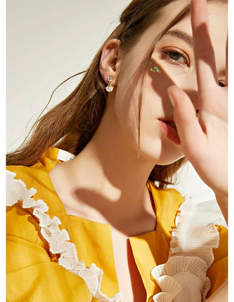 DODOGOGO Shell Starfish Earclip Earrings