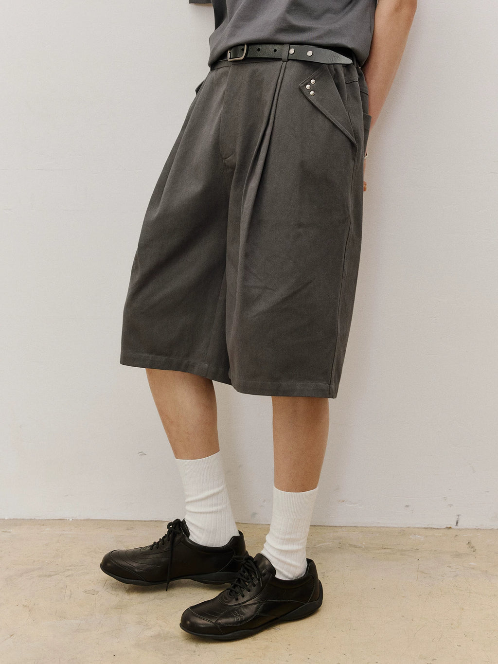 LR MADE Rivet Pleated Shorts