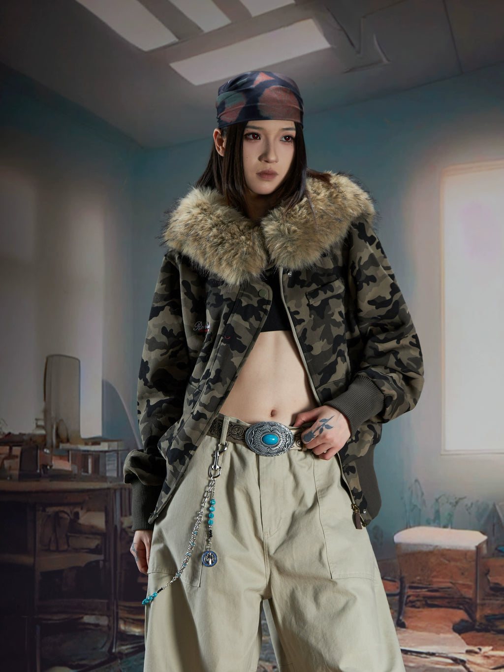NOMANIAI Hairy Hooded Camouflage Short Jacket