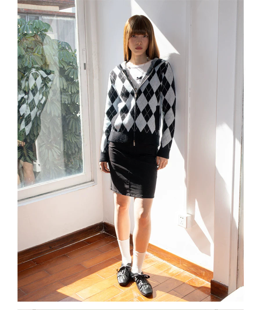 FUNKYFUN Diamond Plaid Contrast Stitching Hooded Knit Sweater Jacket